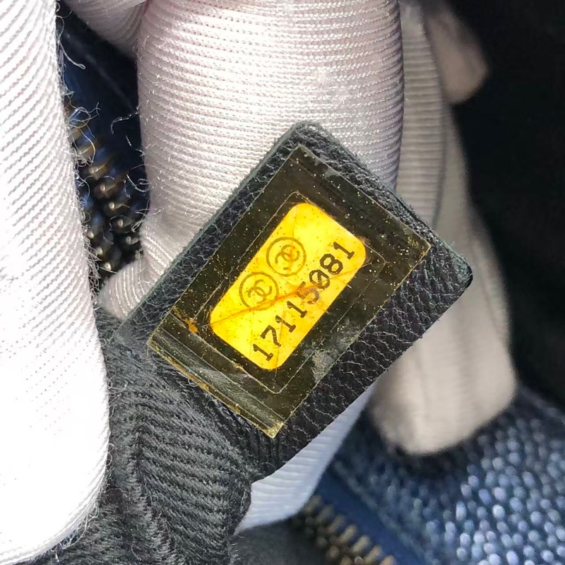 二手Chanel香奈兒海軍藍牛皮荔枝紋tote ，沒配件-7