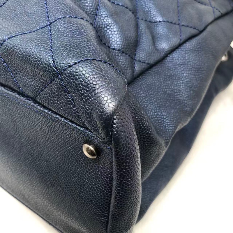 二手Chanel香奈兒海軍藍牛皮荔枝紋tote ，沒配件-11