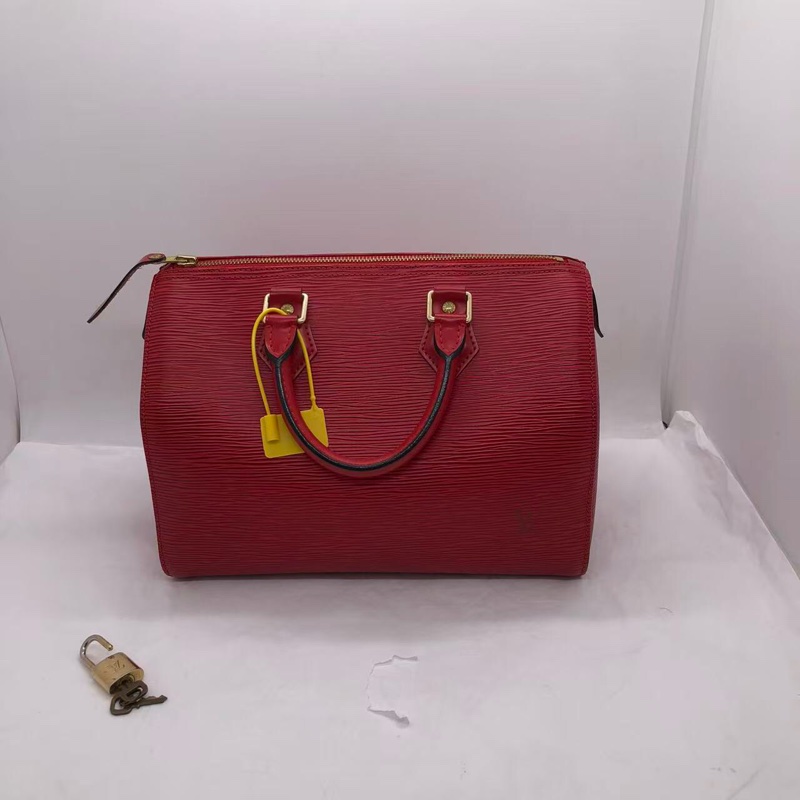 Lv路易威登紅色水波紋枕頭手提包 尺寸:25✖️28，配件鎖鑰匙-1