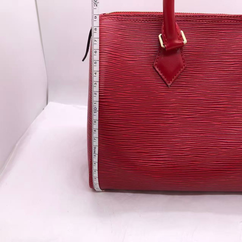 Lv路易威登紅色水波紋枕頭手提包 尺寸:25✖️28，配件鎖鑰匙-6