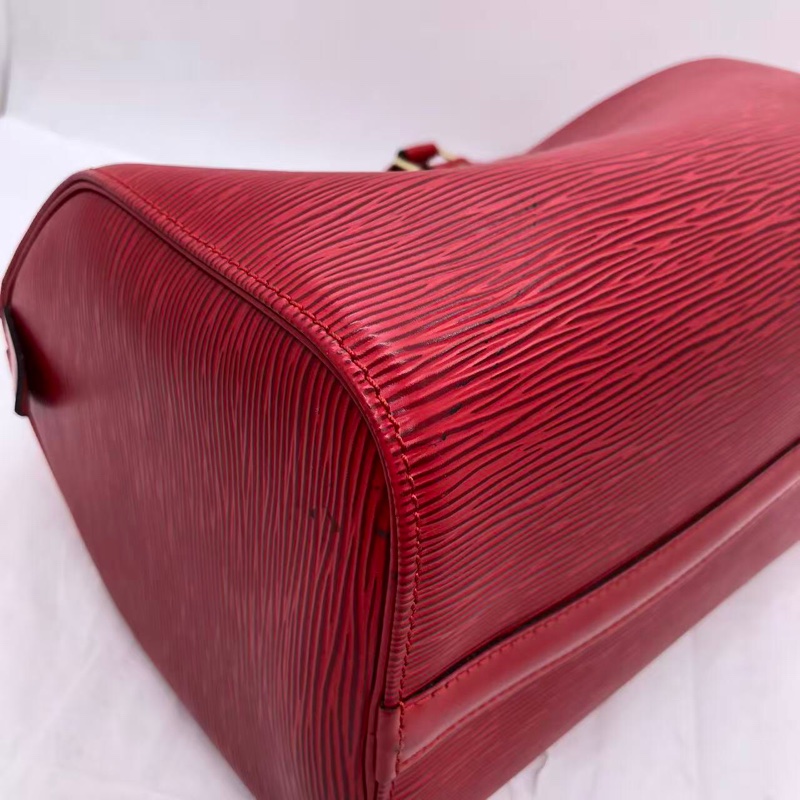 Lv路易威登紅色水波紋枕頭手提包 尺寸:25✖️28，配件鎖鑰匙-12