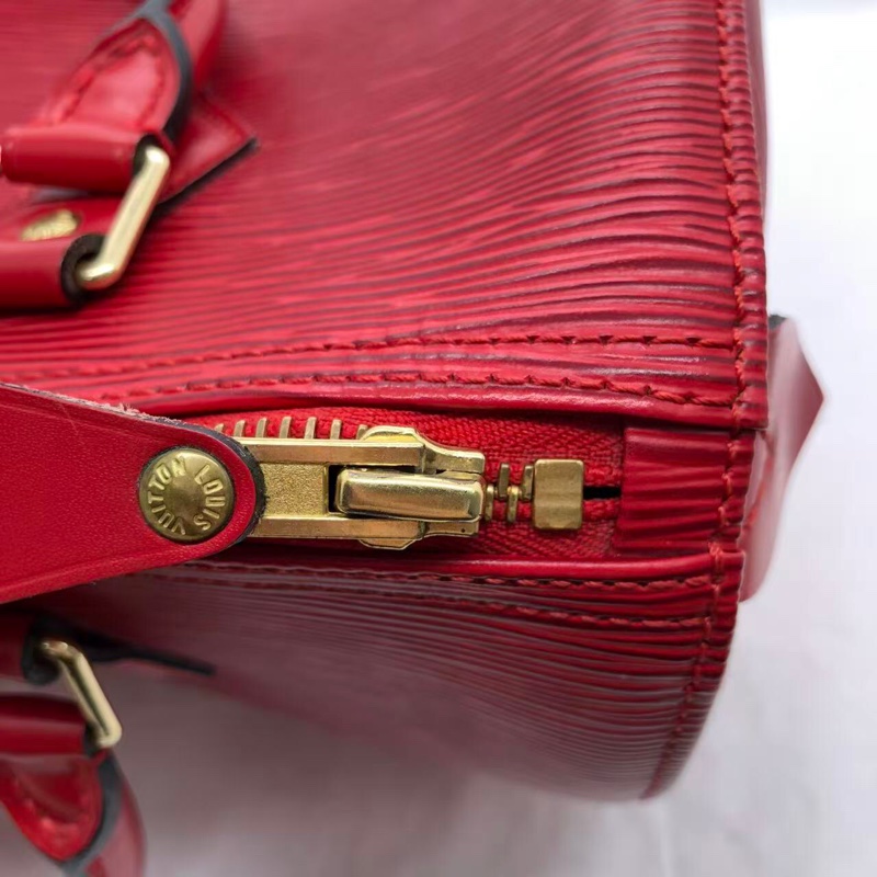 Lv路易威登紅色水波紋枕頭手提包 尺寸:25✖️28，配件鎖鑰匙-14