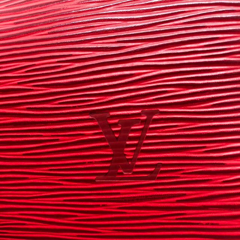 Lv路易威登紅色水波紋枕頭手提包 尺寸:25✖️28，配件鎖鑰匙-18