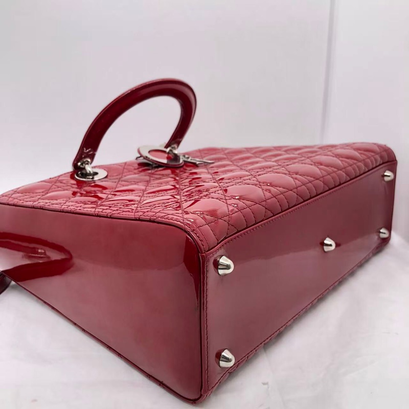 Dior七格紅色漆皮戴妃包，配件肩帶-12