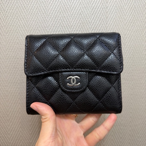 Chanel 黑荔枝皮銀釦三折短夾AP0231