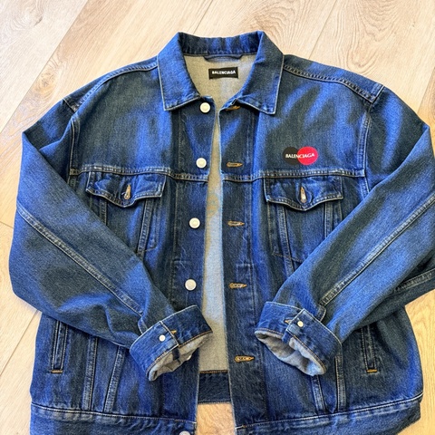 Balenciaga 經典logo外套（男生尺寸44號。約L）