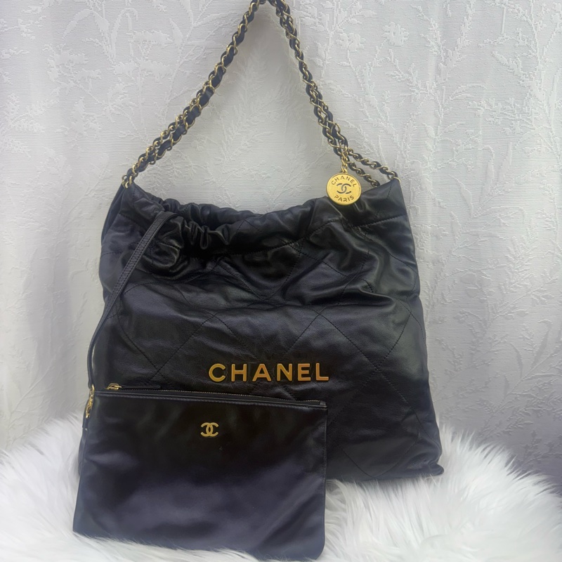 Chanel 22 middle Calfskin Bag-0