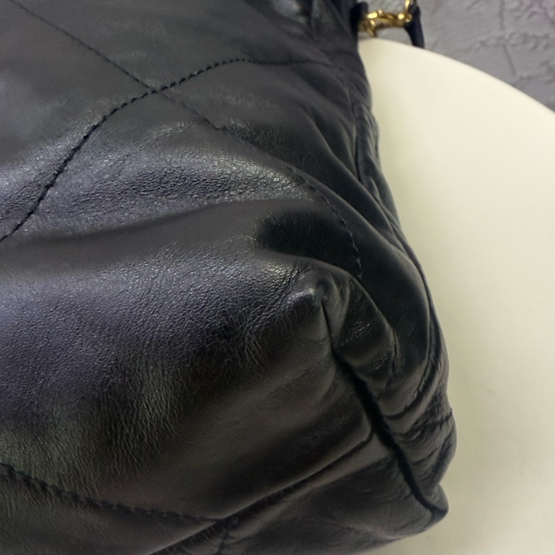 Chanel 22 middle Calfskin Bag-5