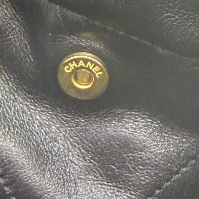 Chanel 22 middle Calfskin Bag-12