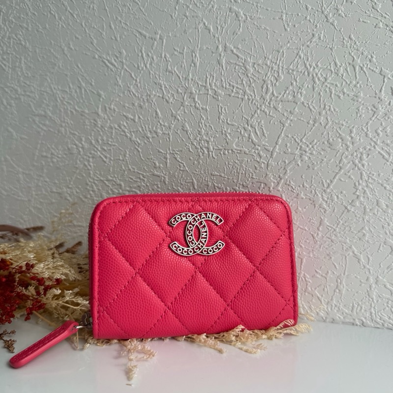 Chanel粉荔枝皮鏤空logoㄇ拉零錢包-6