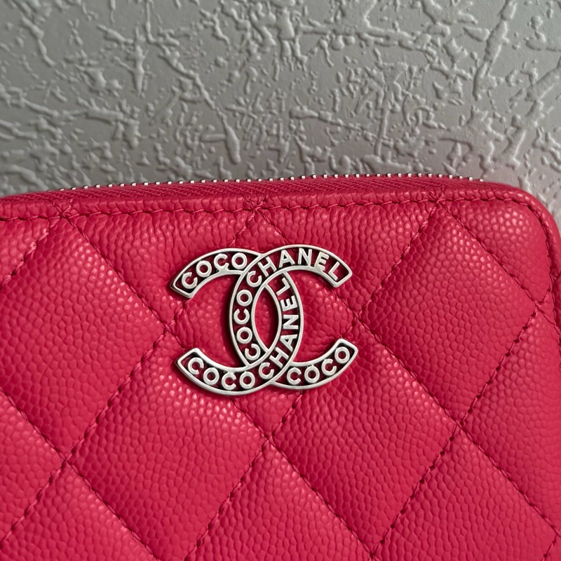 Chanel粉荔枝皮鏤空logoㄇ拉零錢包-12