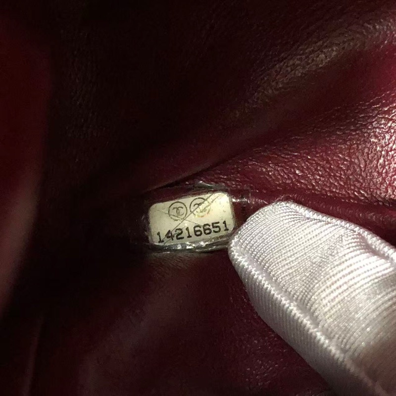 二手Chanel香奈兒2.55系列226紅色漆皮中號,內里有吸色染色,具體如圖-9