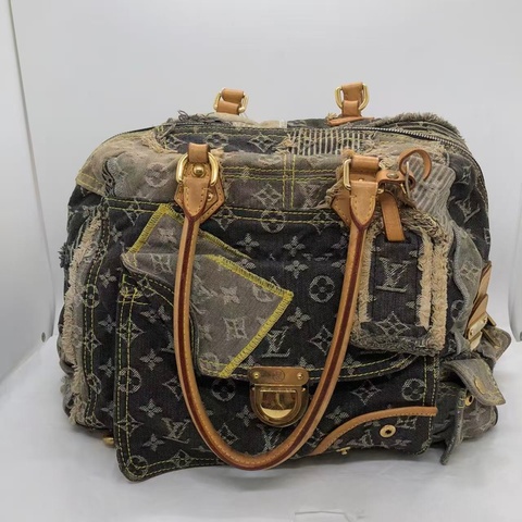 Vuitton/路易威登 中古牛仔拼接手提包  LV中古牛仔拼接手提包，經典老花，牛仔拼接設計，容量大，正常使用痕跡，牛仔包