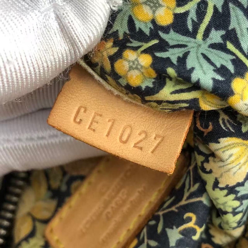 Vuitton/路易威登 中古牛仔拼接手提包  LV中古牛仔拼接手提包，經典老花，牛仔拼接設計，容量大，正常使用痕跡，牛仔包-8