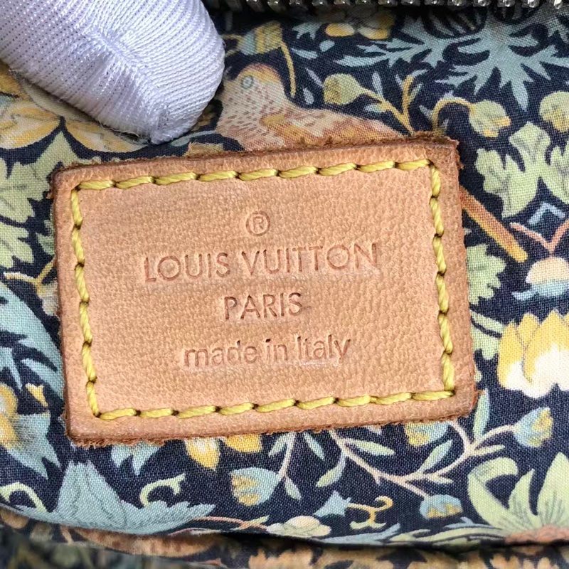 Vuitton/路易威登 中古牛仔拼接手提包  LV中古牛仔拼接手提包，經典老花，牛仔拼接設計，容量大，正常使用痕跡，牛仔包-25