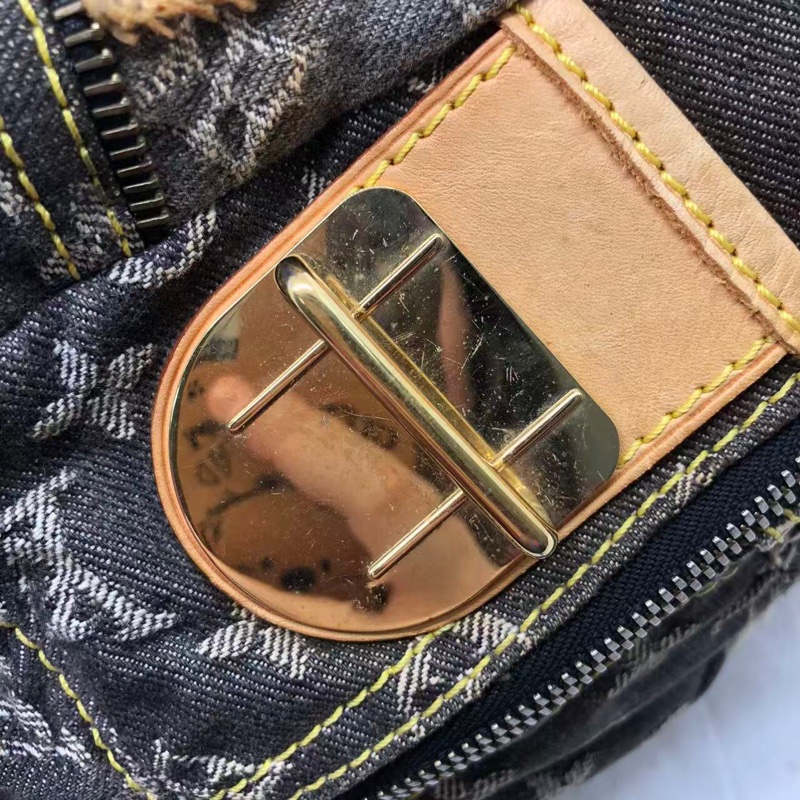 Vuitton/路易威登 中古牛仔拼接手提包  LV中古牛仔拼接手提包，經典老花，牛仔拼接設計，容量大，正常使用痕跡，牛仔包-26
