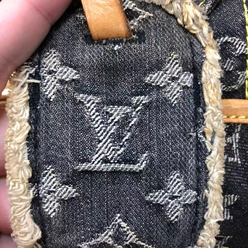 Vuitton/路易威登 中古牛仔拼接手提包  LV中古牛仔拼接手提包，經典老花，牛仔拼接設計，容量大，正常使用痕跡，牛仔包-27