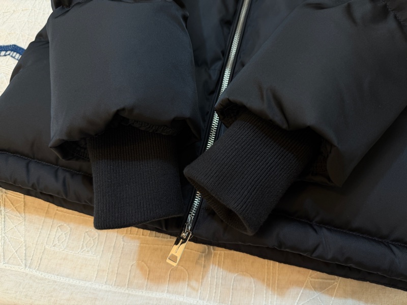 BURBERRY英國黑色連帽鵝絨外套XS-4