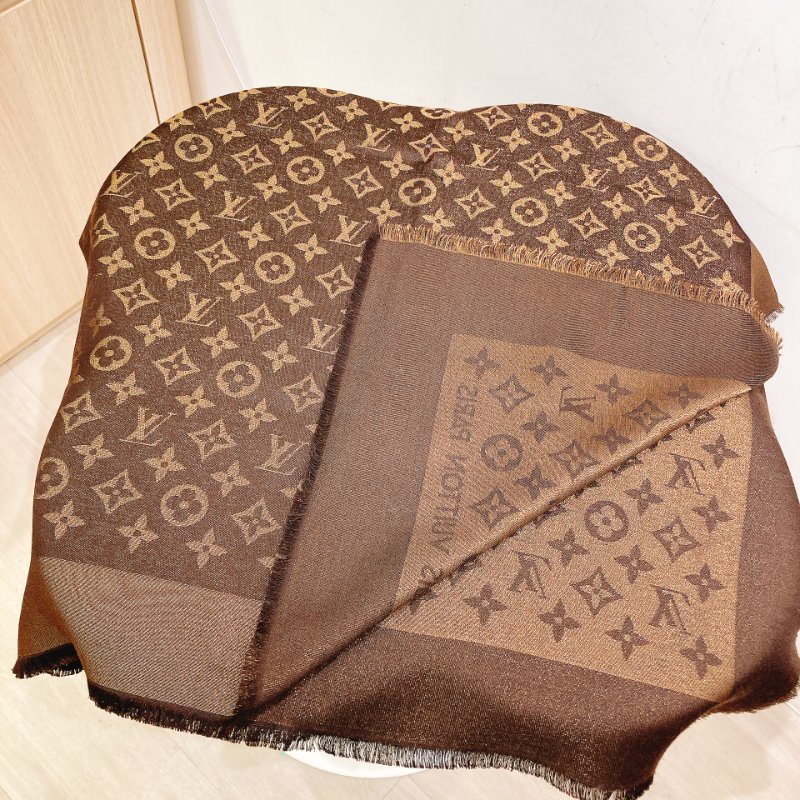 TW4549 Louis Vuitton路易威登 閃金咖色經典logo大方巾 Monogram Shine Shawl Sacrf 50% Slik x 20% Wool-5