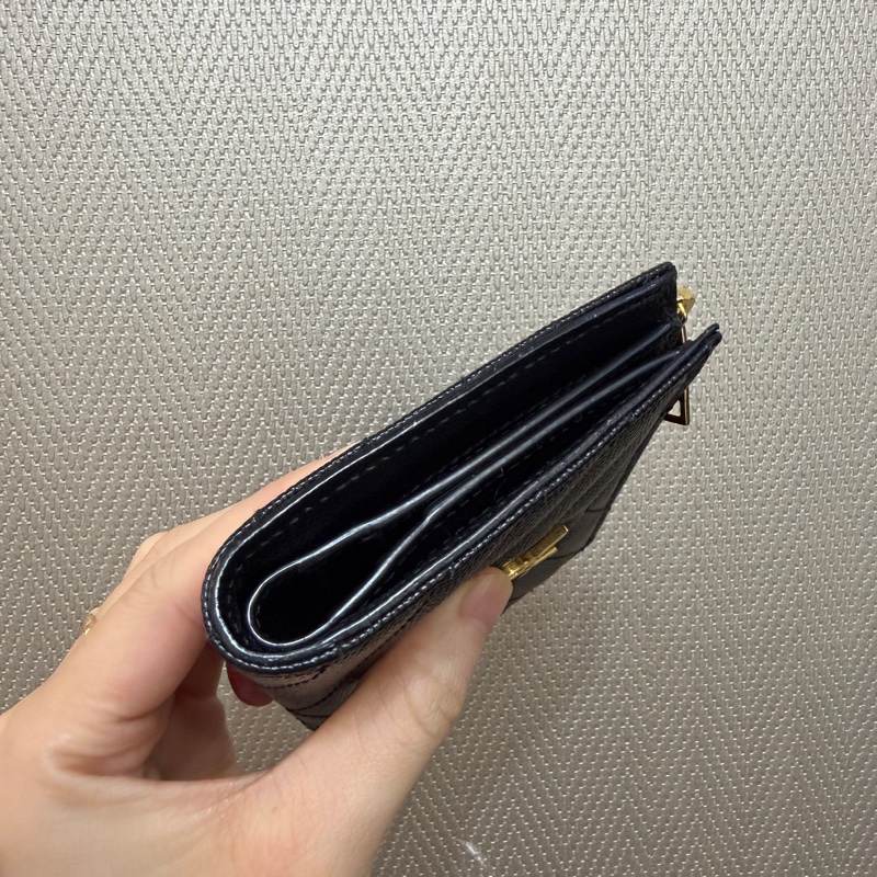 YSL 黑魚子醬牛皮金釦對釦短夾-3