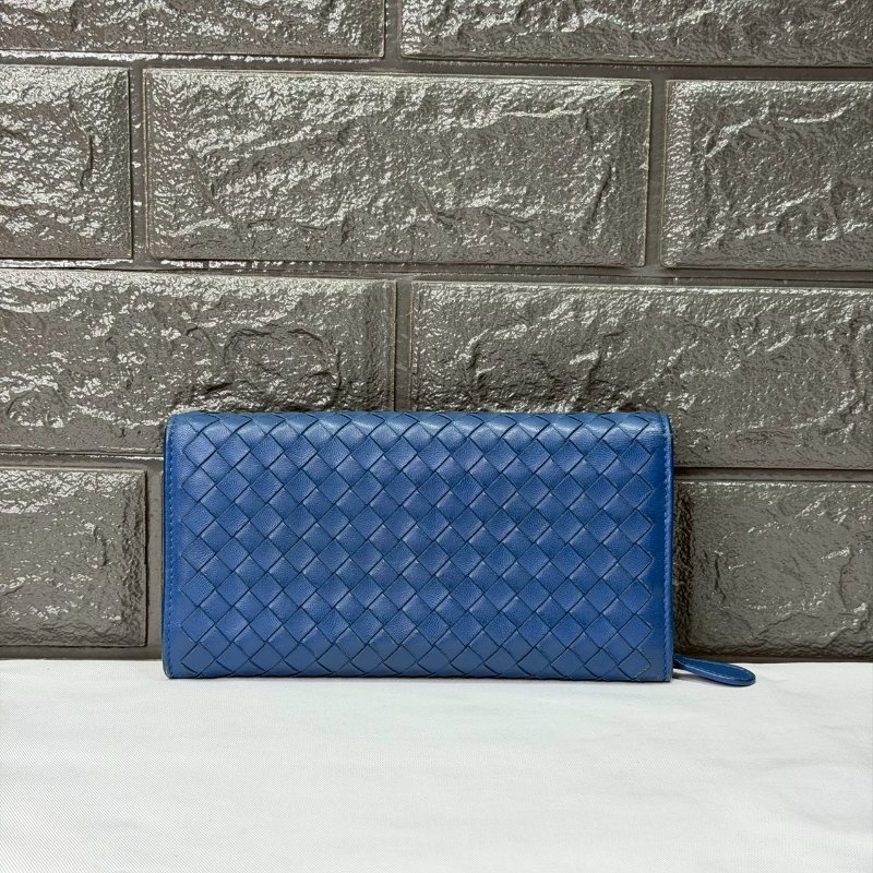 BV 藍色小羊皮編織扣式長夾-1