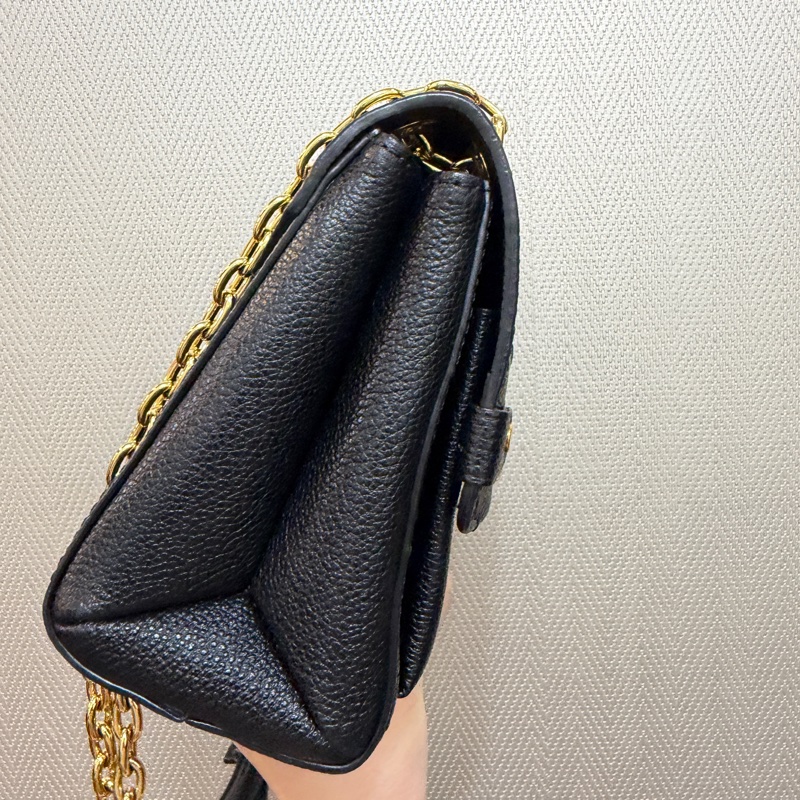 LV 黑牛皮壓紋金釦Vavin BB肩斜背包M44550-3