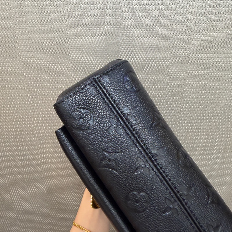 LV 黑牛皮壓紋金釦Vavin BB肩斜背包M44550-7