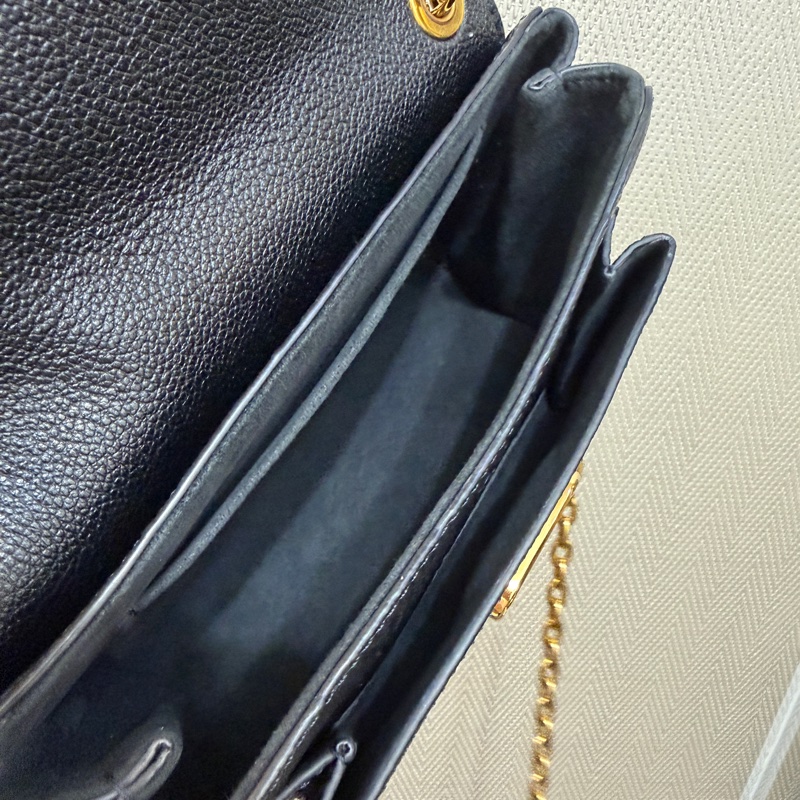 LV 黑牛皮壓紋金釦Vavin BB肩斜背包M44550-12