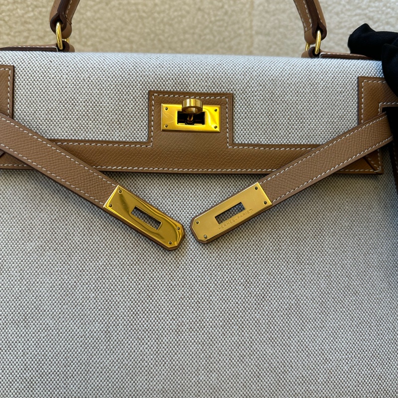 新到📍愛馬仕 Kelly 32 帆布拼皮 圈Y原始成色 品相極佳幾乎全新!拼色真的絕了,圈Y設計很特別,-12