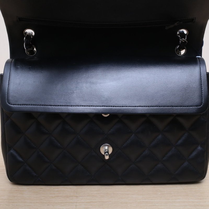 CHANEL CF口蓋包JUMBO30羊皮22開黑色銀扣肩背包-2