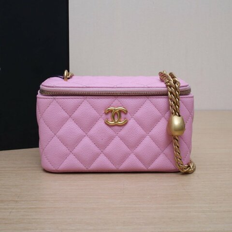 CHANEL 23P長盒子化妝包帶鏡子16粉色荔枝牛皮鐳射標金扣愛心金球肩帶肩背包