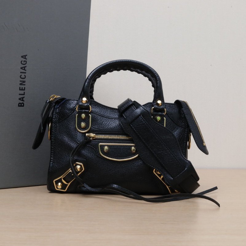 BALENCIAGA CLASSICCITY機車包Mini25黑色山羊皮金扣肩背包-0