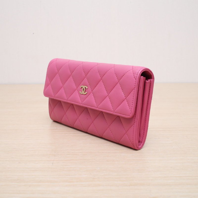 CHANEL 紫紅色羊皮18開金扣CF長款錢包肩背包-3