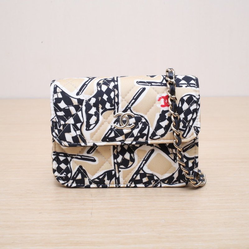 CHANEL 23C帆布塗鴉斜挎包肩背包-1