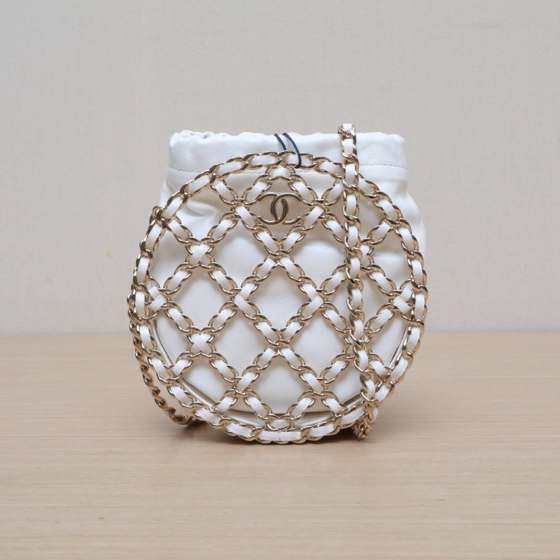 CHANEL 白色羊皮31開金扣22P秀款鏤空圓餅鏈條包肩背包-1