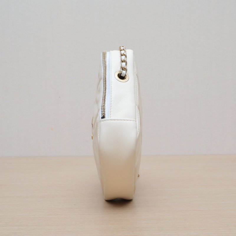 CHANEL 21B拉鏈鑽石包白色羊皮30開金扣肩背包-3