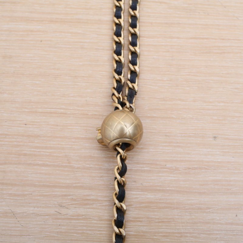 CHANEL 21B長盒子化妝包無鏡子17黑色羊皮31開金扣金球調節扣肩帶肩背包-2