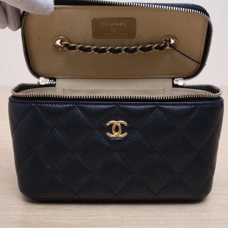 CHANEL 21B長盒子化妝包無鏡子17黑色羊皮31開金扣金球調節扣肩帶肩背包-3