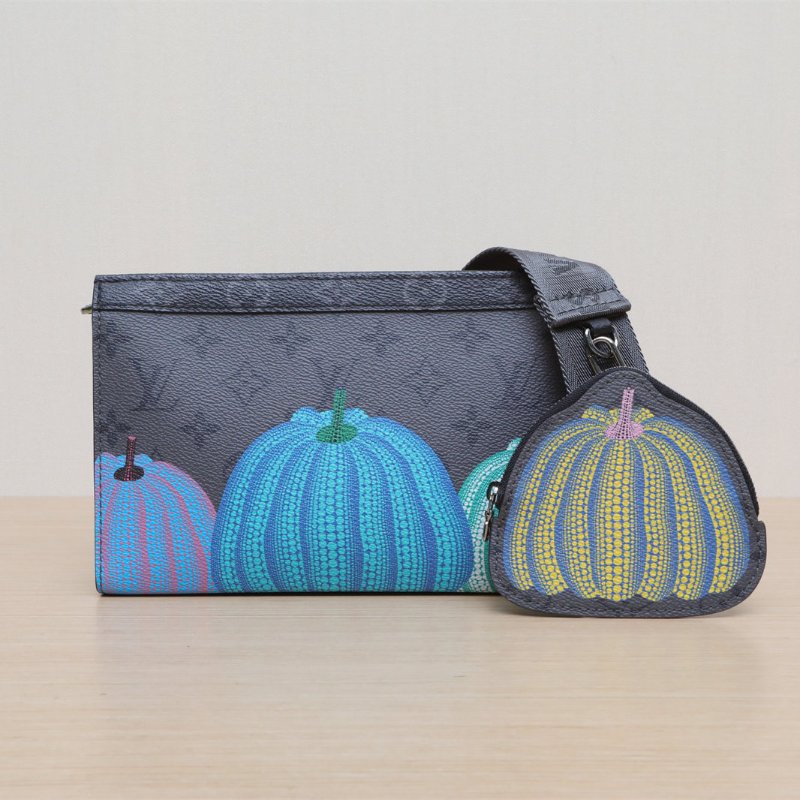 LOUIS VUITTON 灰色PVC銀扣晶片草間彌生聯名款Gaston三合一洗漱包肩背包-1