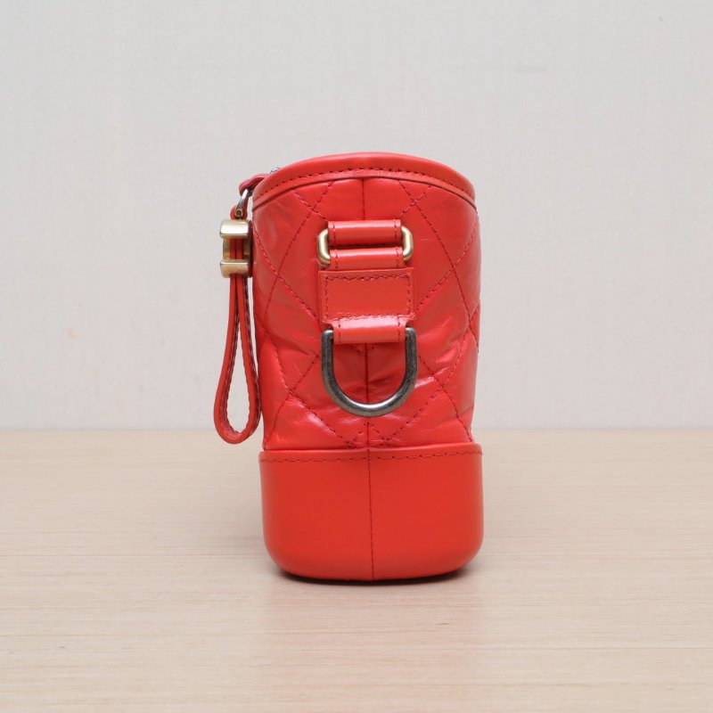 CHANEL GABRIELLE流浪小號20橘色牛皮27開金銀扣肩背包-4