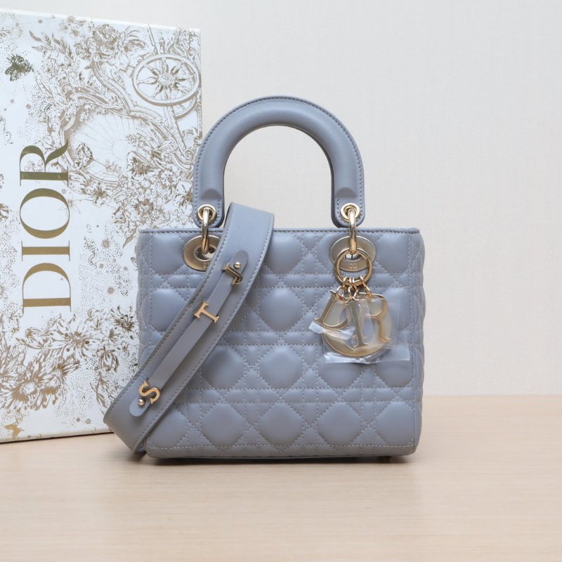 DIOR Lady戴妃包四格徽章肩帶灰色羊皮金扣2019肩背包-0