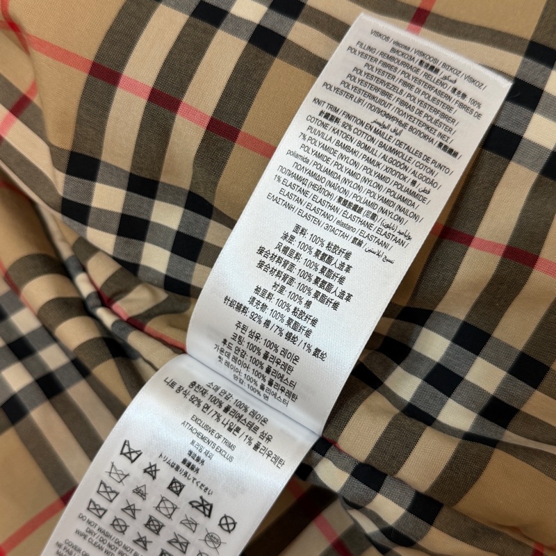 BURBERRY英國紅色連帽風衣UK8-17