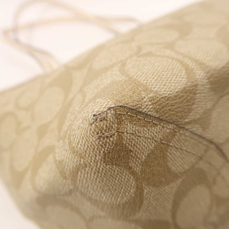 COACH 塗層帆布Tote Bag金扣肩背袋-9