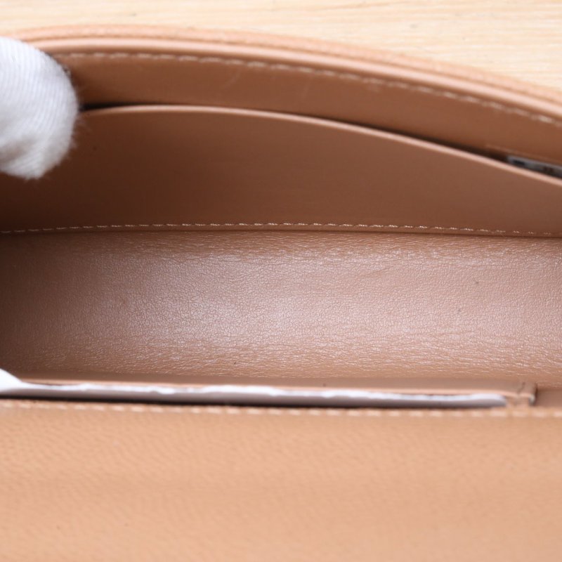 CHANEL 23P手柄Kelly19奶茶色荔枝牛皮鐳射標金扣雙皮穿鏈交叉手柄肩背包-3