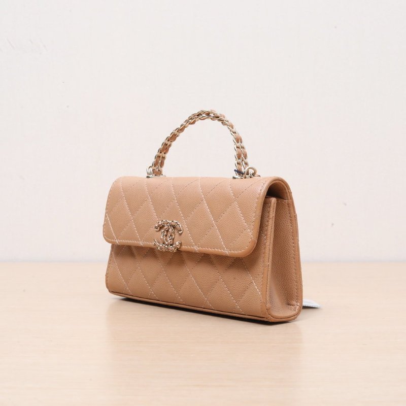 CHANEL 23P手柄Kelly19奶茶色荔枝牛皮鐳射標金扣雙皮穿鏈交叉手柄肩背包-4