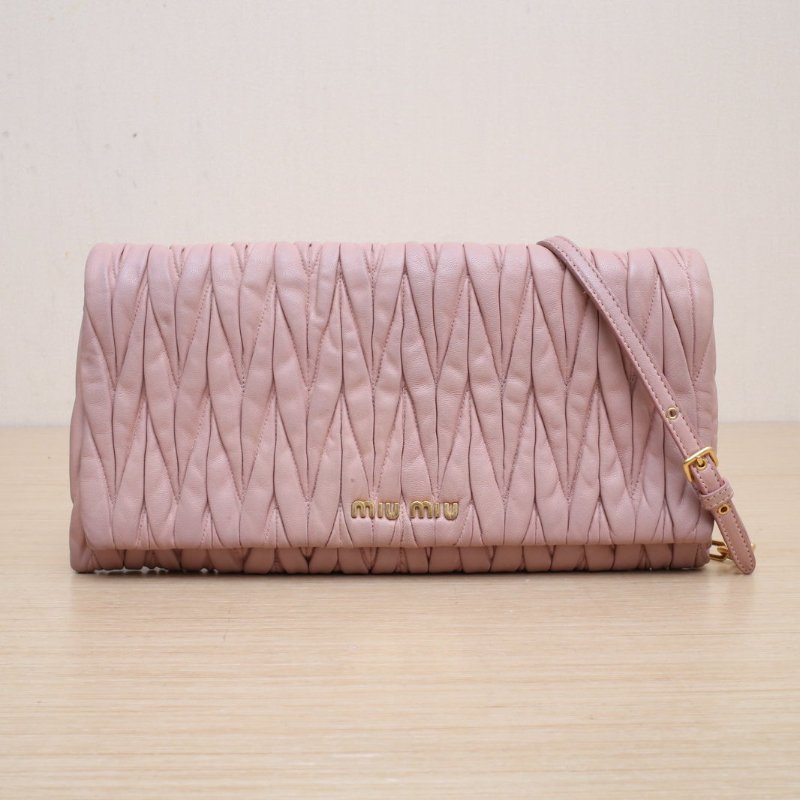 MIU MIU 粉色羊皮金扣經典褶皺手提腋下包肩背包-0