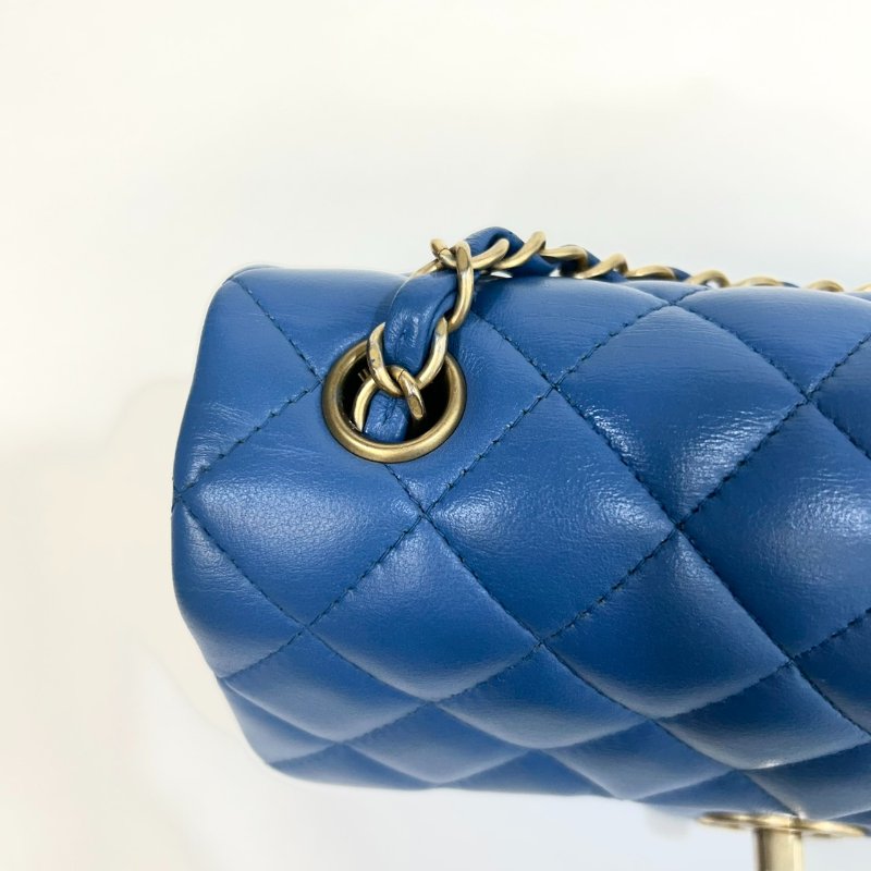 CHANEL藍色羊皮金釦COCO20口蓋包A69900-9