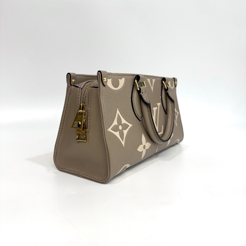 LV 斑鳩灰牛皮OnTheGo East West手提斜背包M23641-4