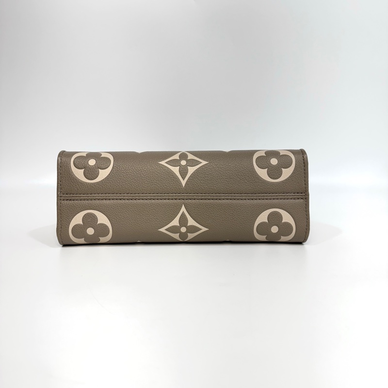 LV 斑鳩灰牛皮OnTheGo East West手提斜背包M23641-6