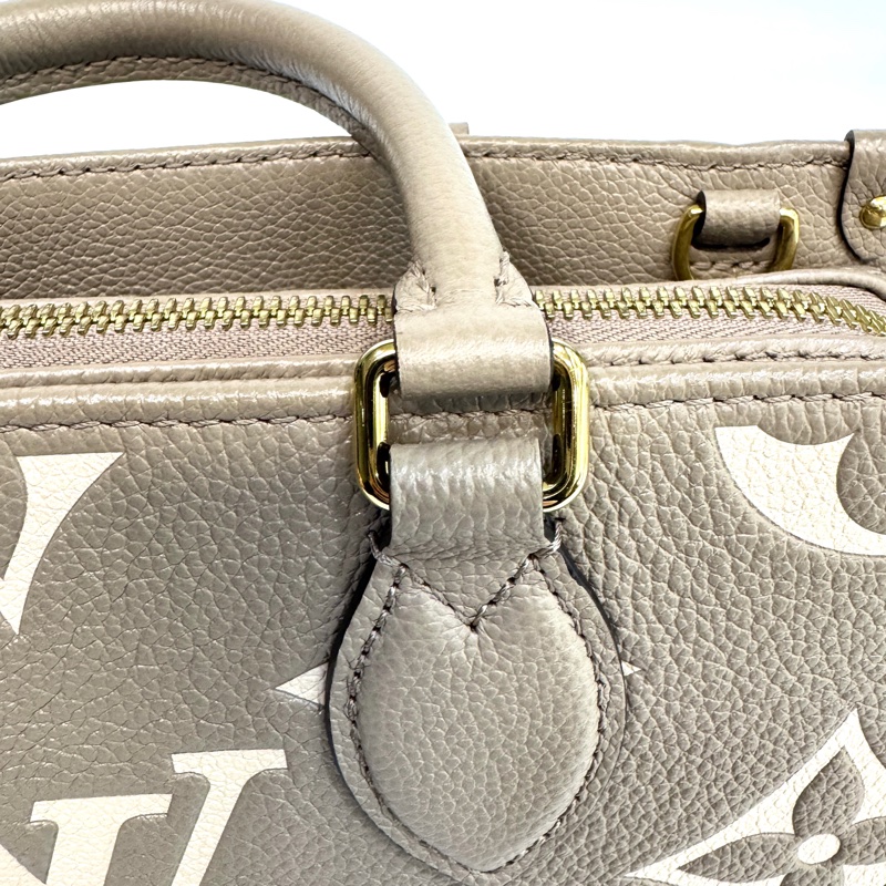 LV 斑鳩灰牛皮OnTheGo East West手提斜背包M23641-15